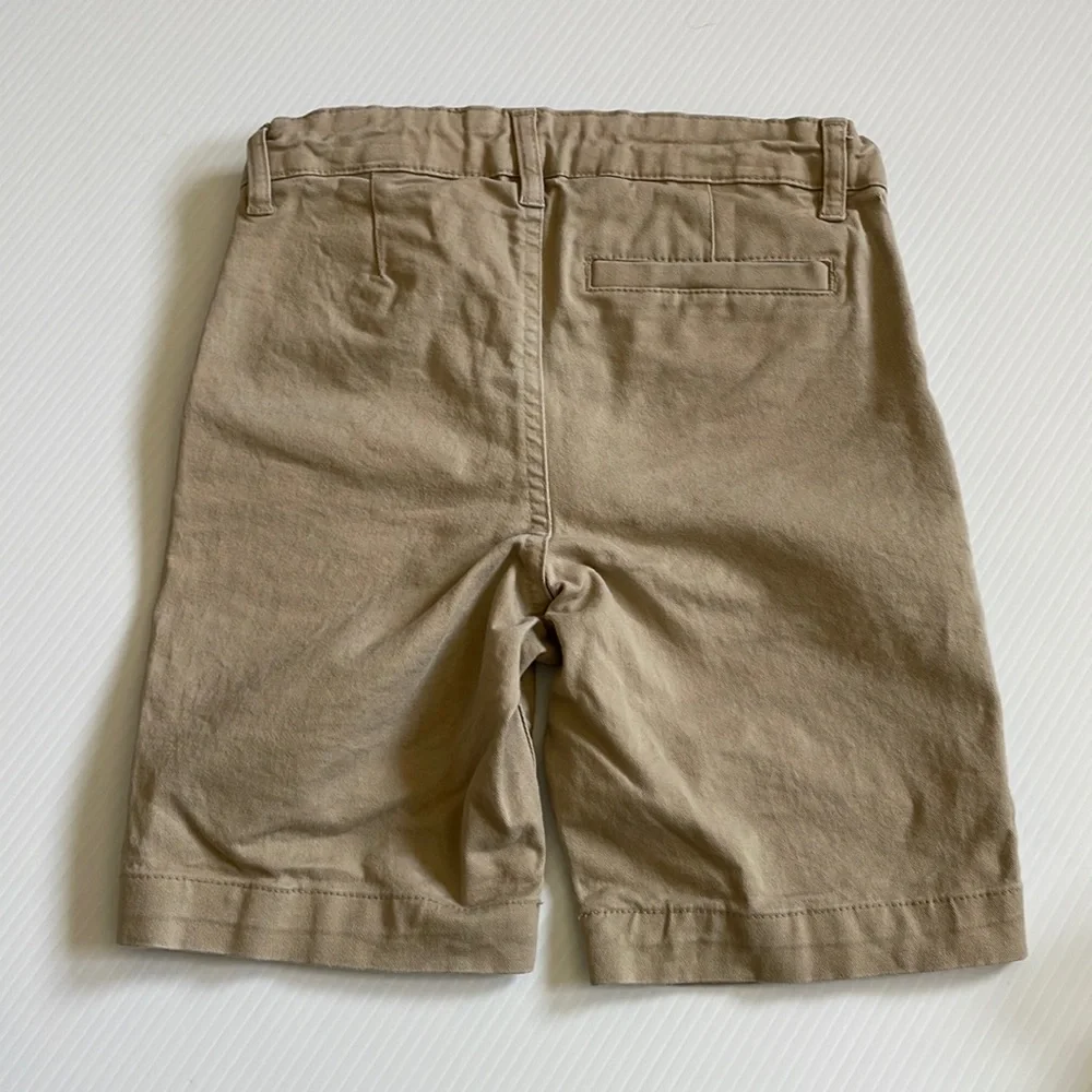 Old Navy, khaki flat front shorts. Boys size 6